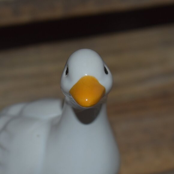 Vintage Little Ceramic White Goose Figurine Country Cottage Farmhouse Decor - Picture 9 of 11